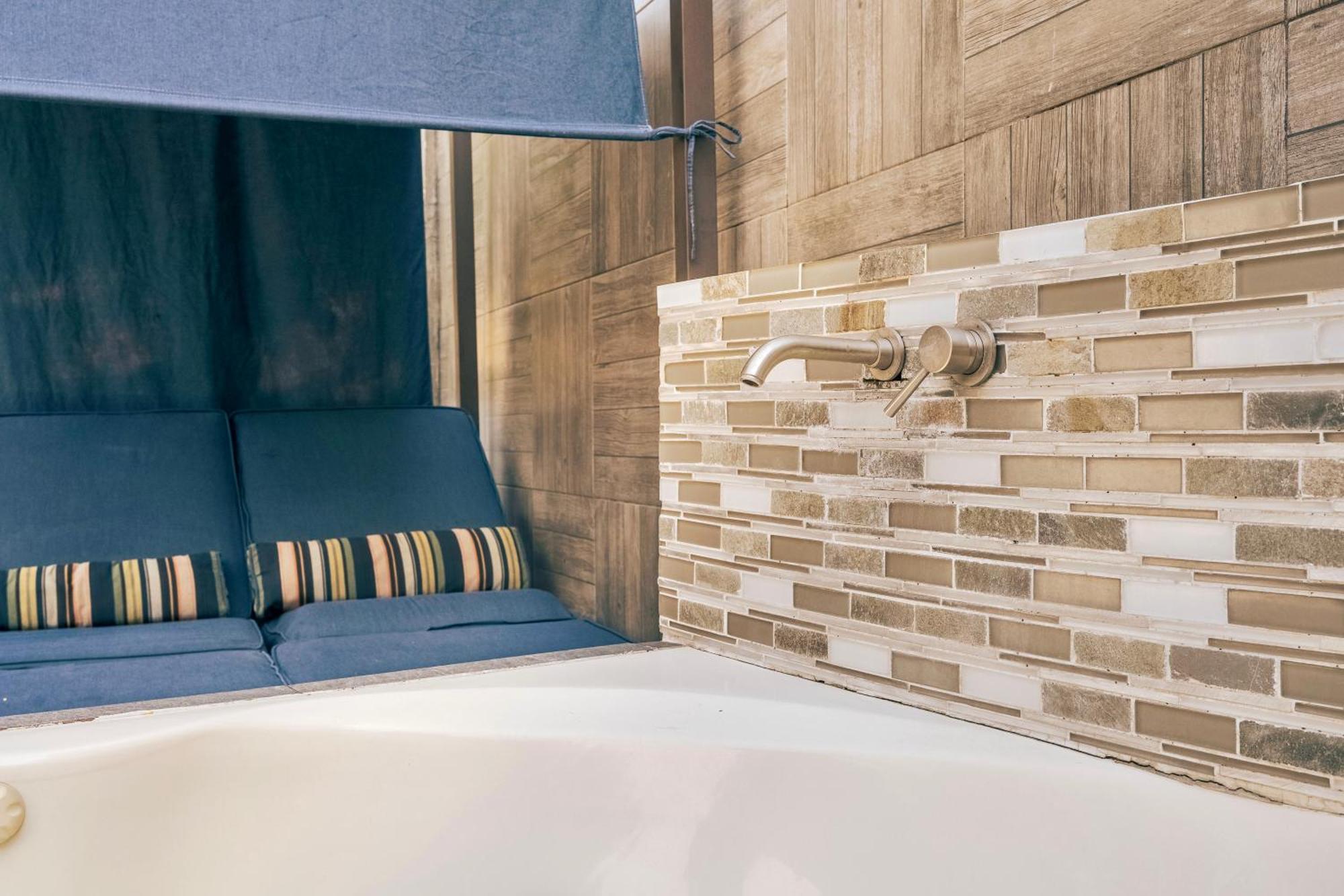 Loft Arte Y Diseno Alberca Climatizada, Amenidades Y Lujo, Terraza Privada Con Asador De Carbon, Cuernavaca Somos Los Unicos Que Te Ofrecemos Para Tu Uso Personal Y Exclusivo 2 Jacuzzis Con Agua Caliente Y Sistema De Hidromasaje Tipo Spa 外观 照片